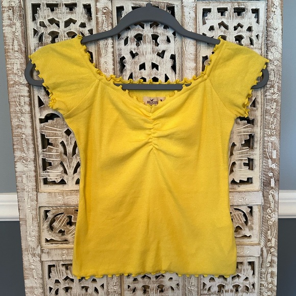 ☀️Hollister shirt☀️ - Picture 2 of 5